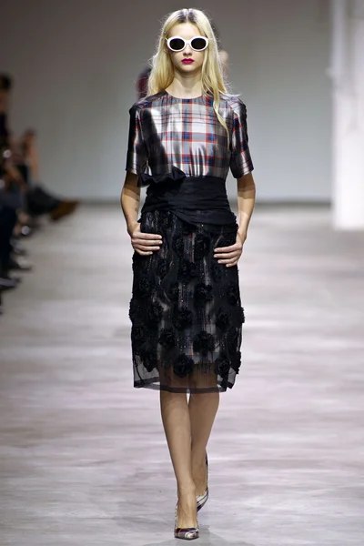Look 14